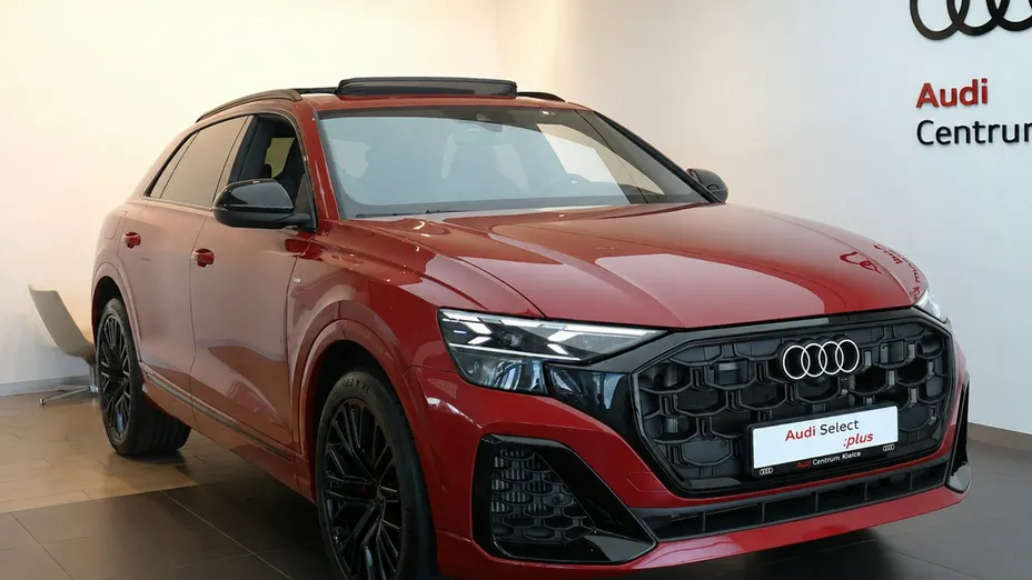 AUDI Q8 -
