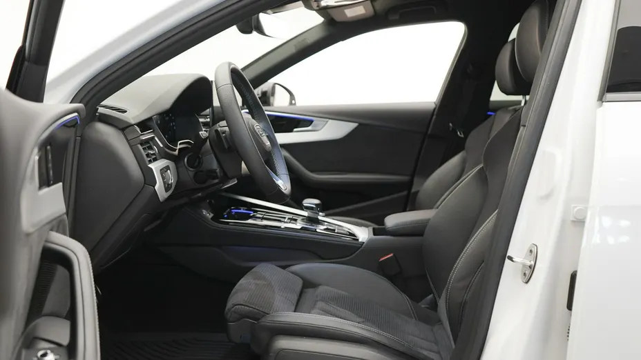 AUDI A4 -