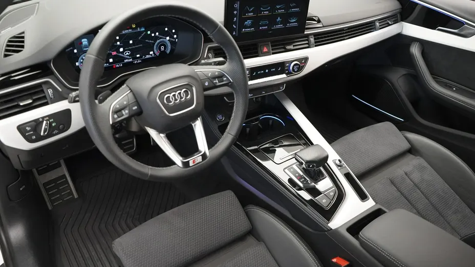 AUDI A4 -