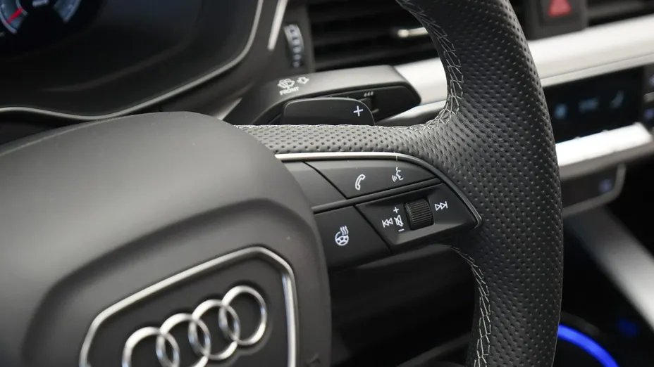 AUDI A4 -