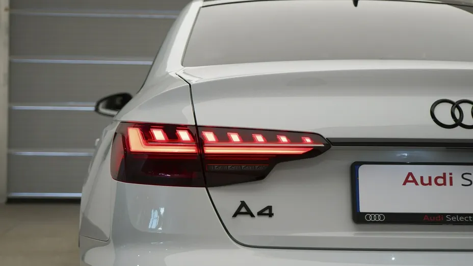 AUDI A4 -