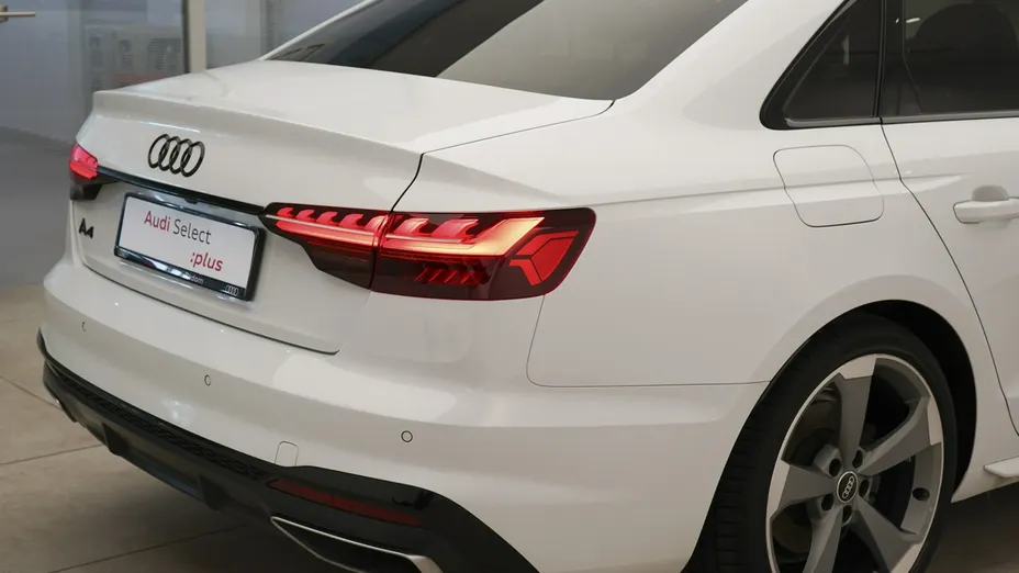 AUDI A4 -