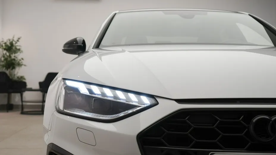 AUDI A4 -