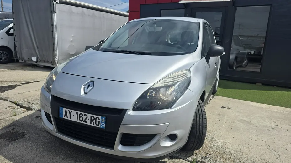 RENAULT Scenic -
