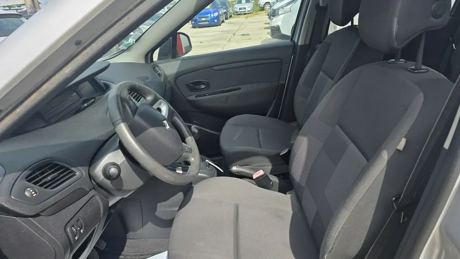 RENAULT Scenic -