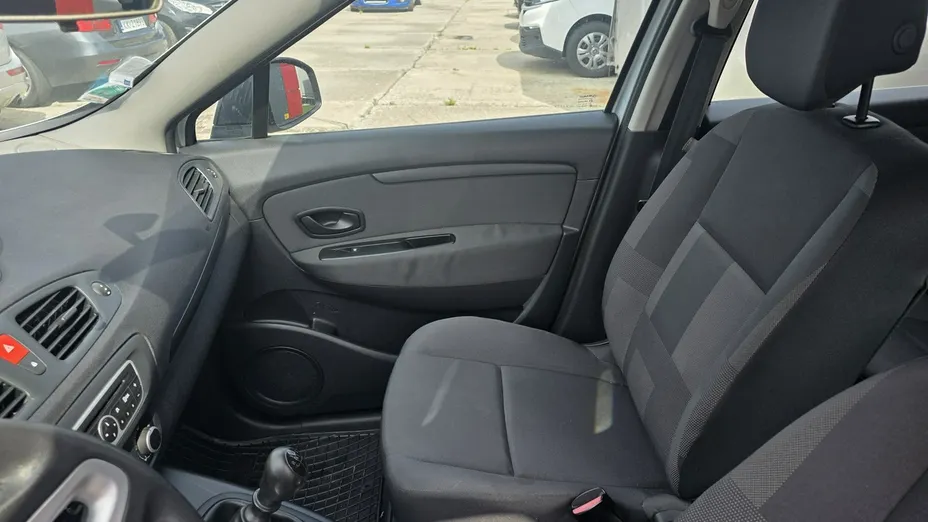 RENAULT Scenic -