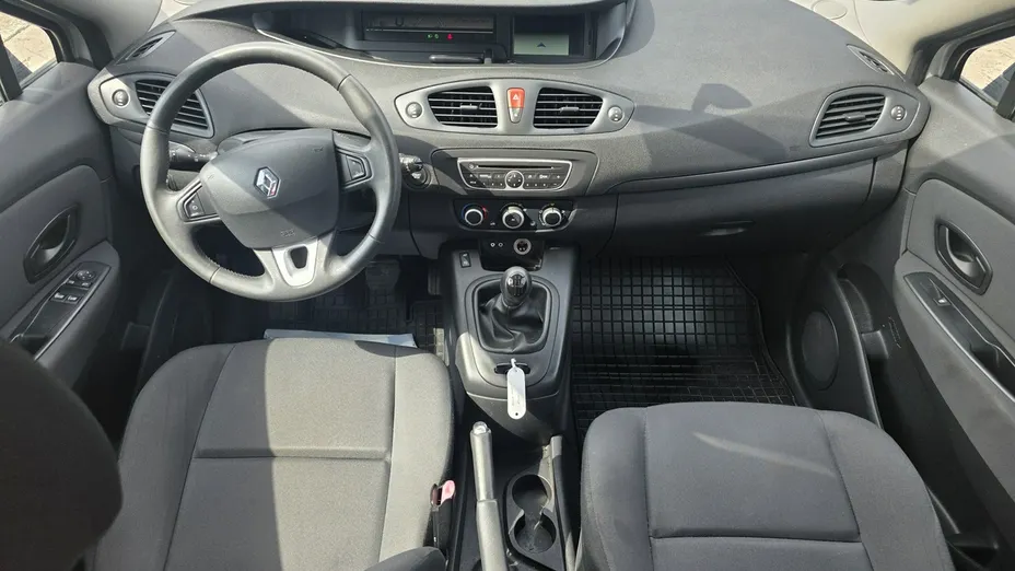 RENAULT Scenic -