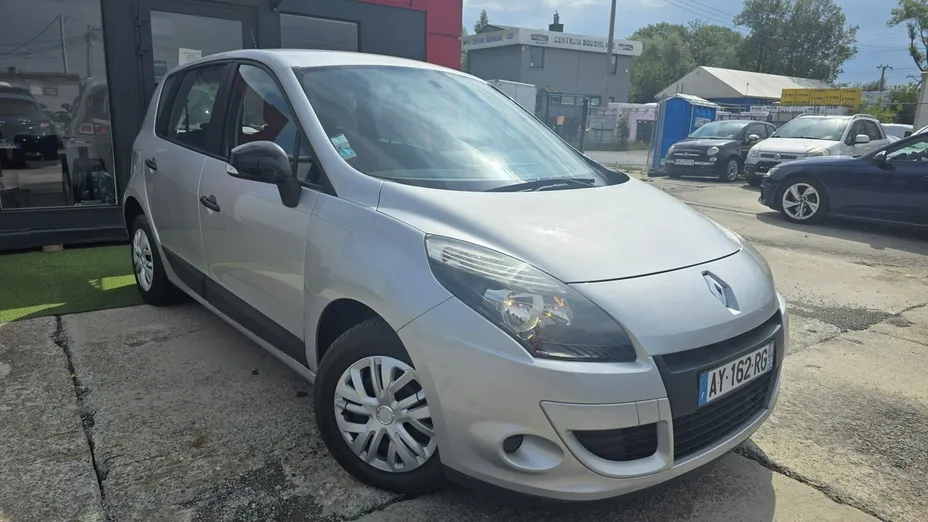 RENAULT Scenic -