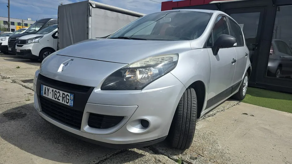 RENAULT Scenic -