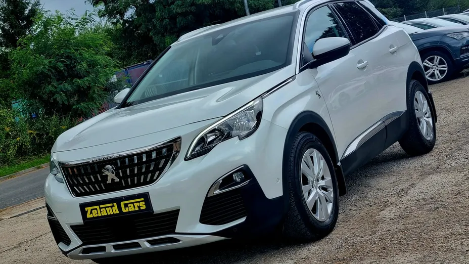 PEUGEOT 3008 -