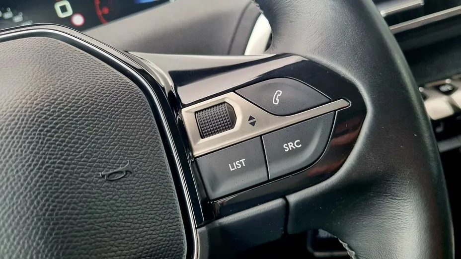 PEUGEOT 3008 -