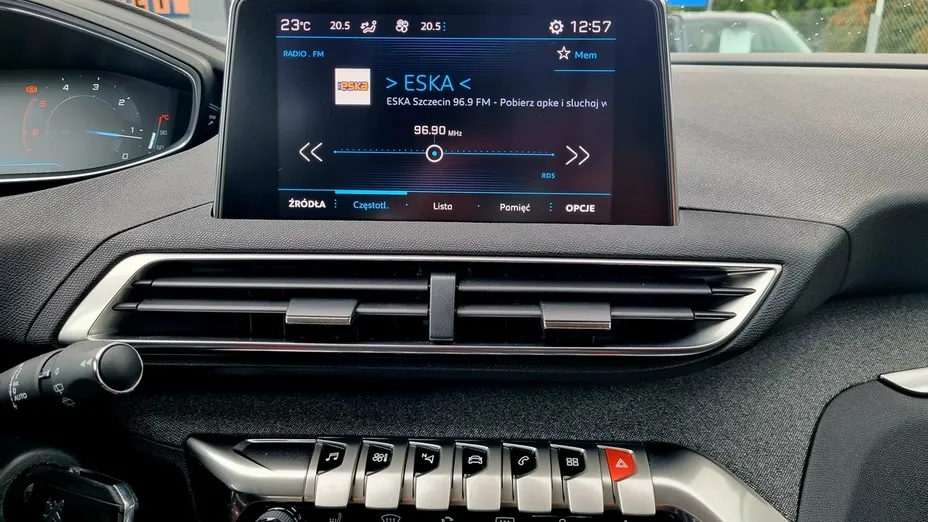 PEUGEOT 3008 -