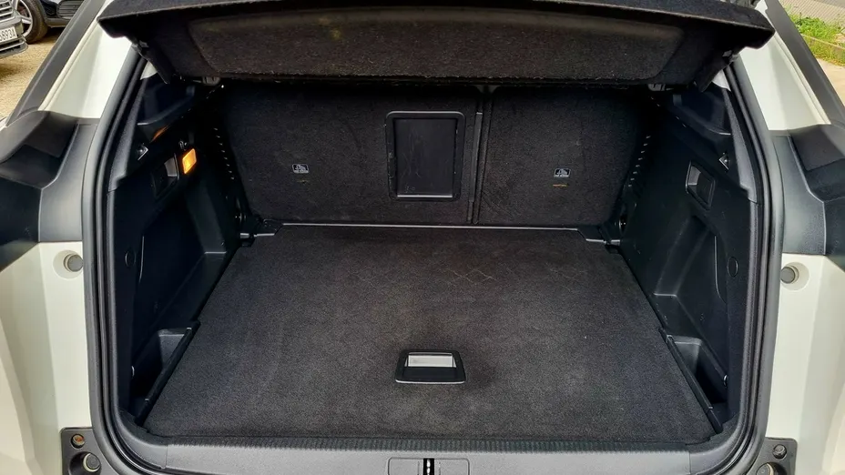 PEUGEOT 3008 -