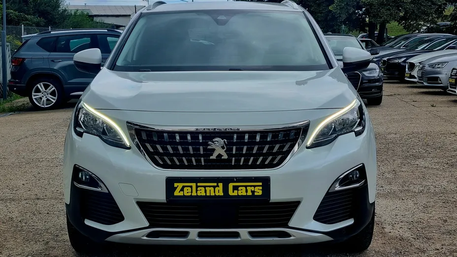 PEUGEOT 3008 -