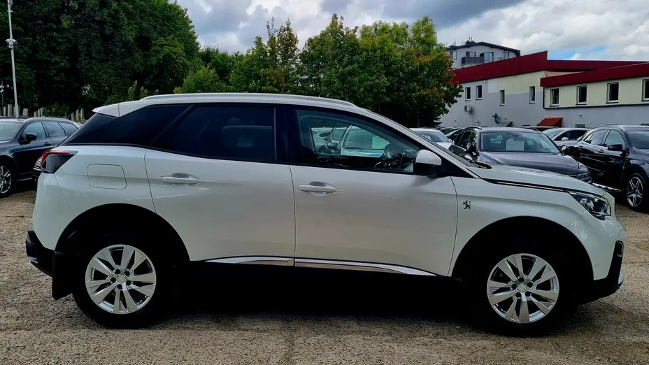 PEUGEOT 3008 -