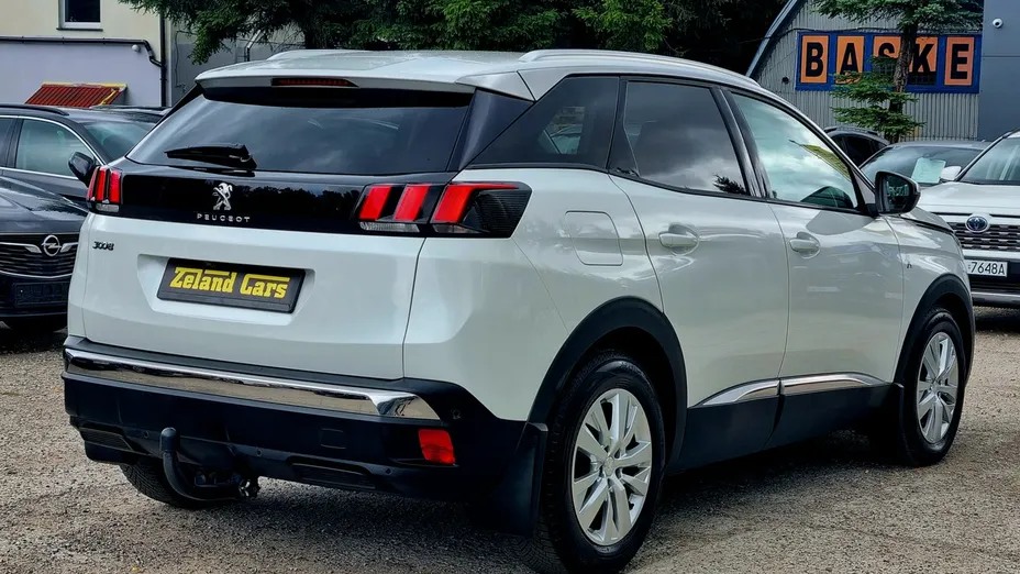 PEUGEOT 3008 -