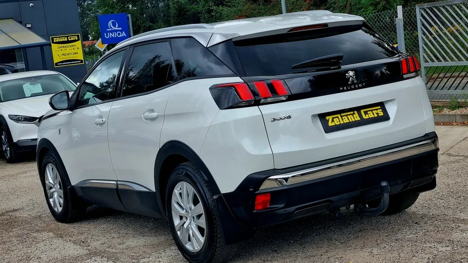 PEUGEOT 3008 -
