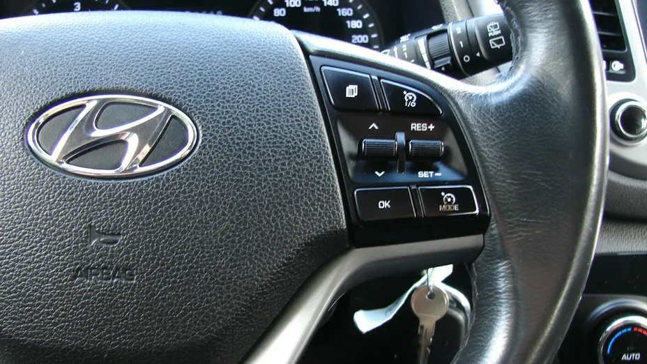 HYUNDAI Tucson -
