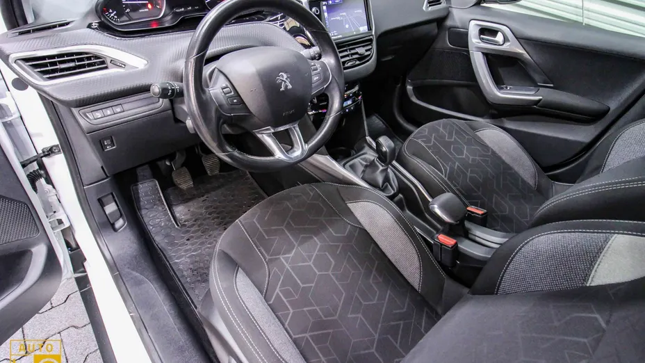 PEUGEOT 2008 -