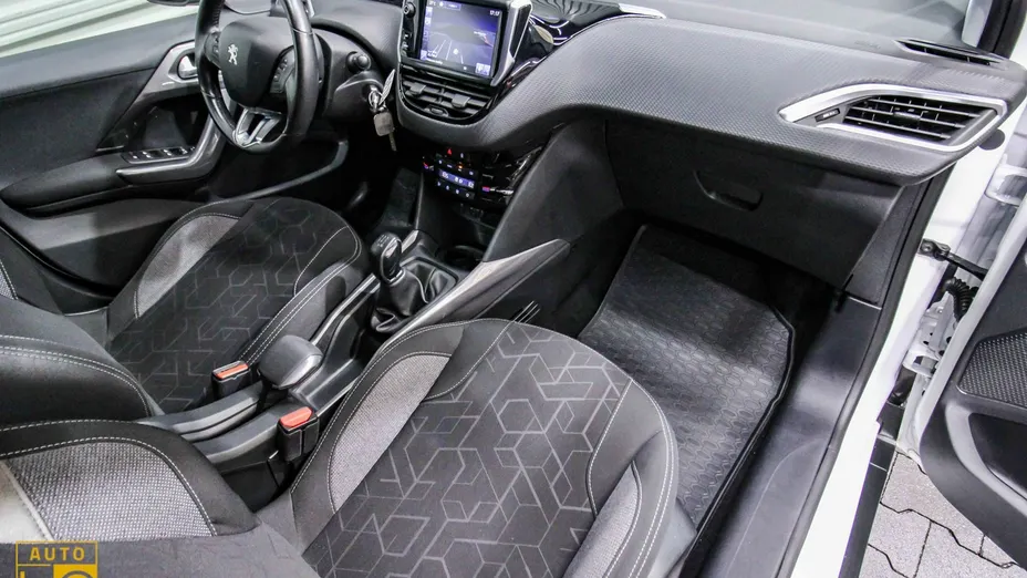 PEUGEOT 2008 -