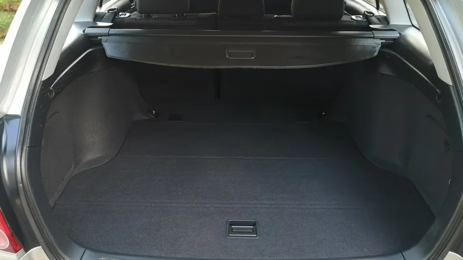 TOYOTA Avensis -