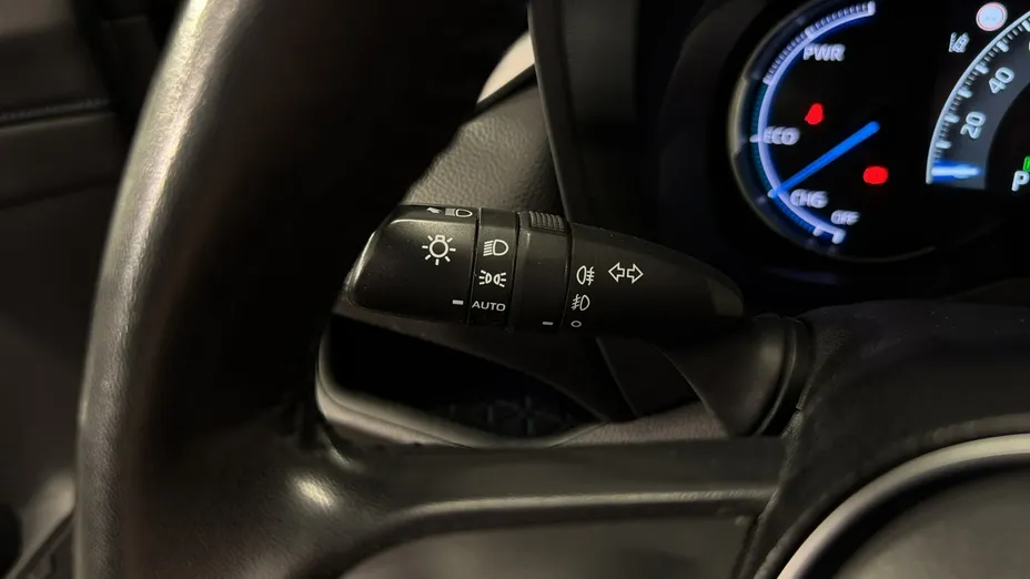 TOYOTA RAV4 -