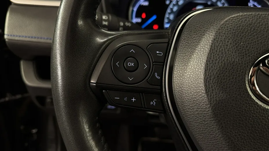 TOYOTA RAV4 -