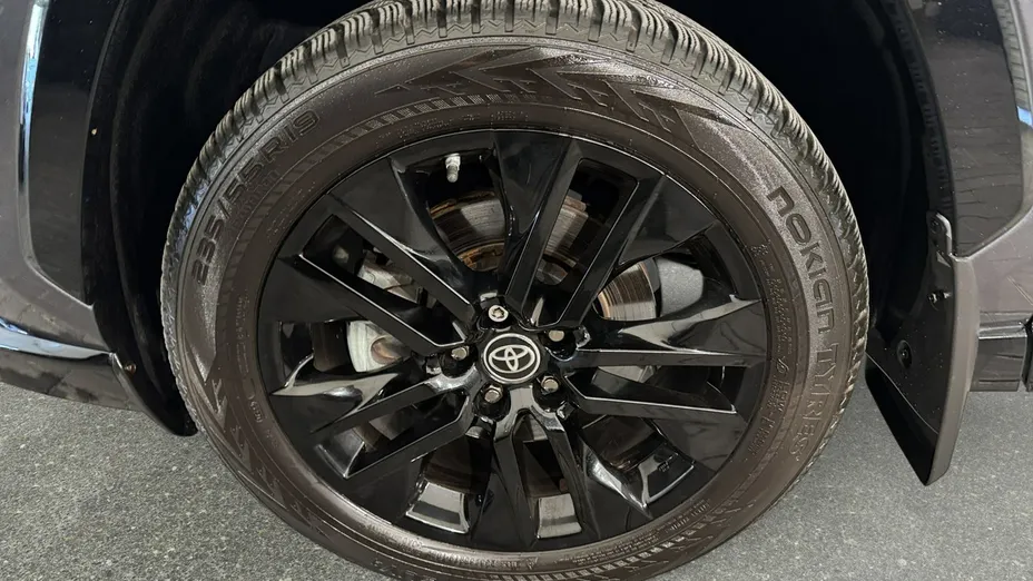 TOYOTA RAV4 -