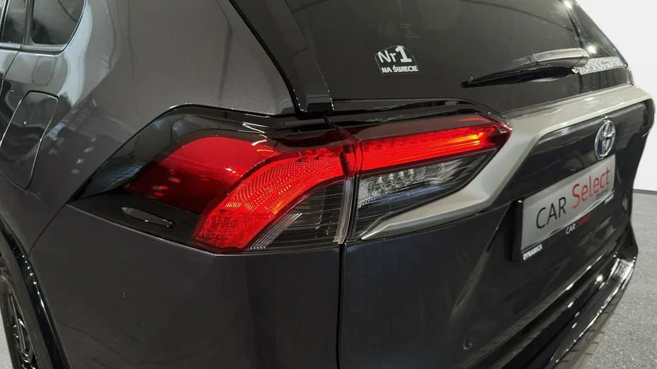 TOYOTA RAV4 -