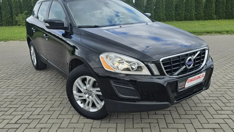 VOLVO XC60 -