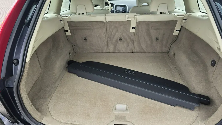 VOLVO XC60 -