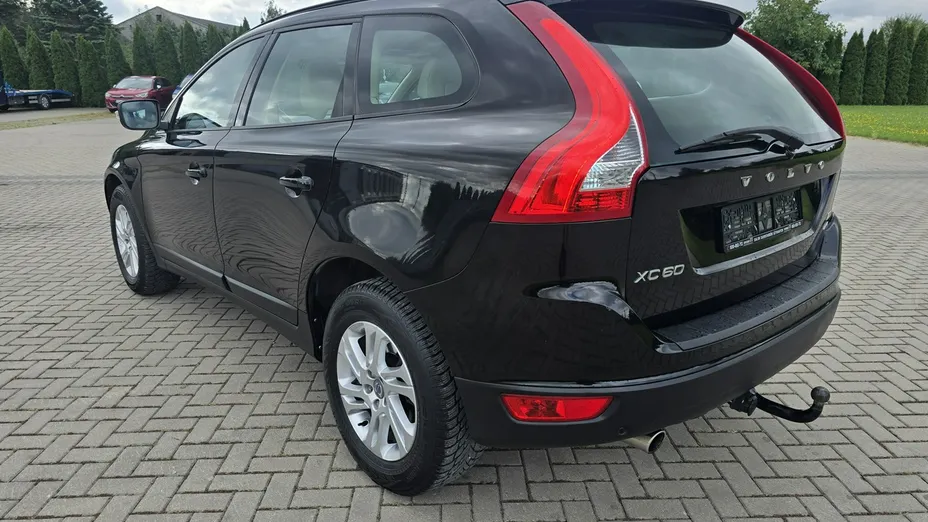 VOLVO XC60 -