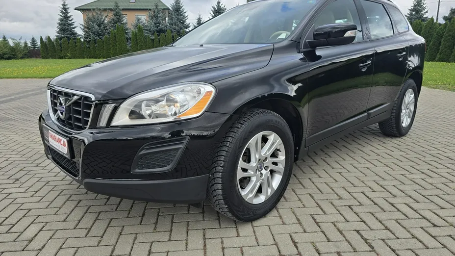 VOLVO XC60 -