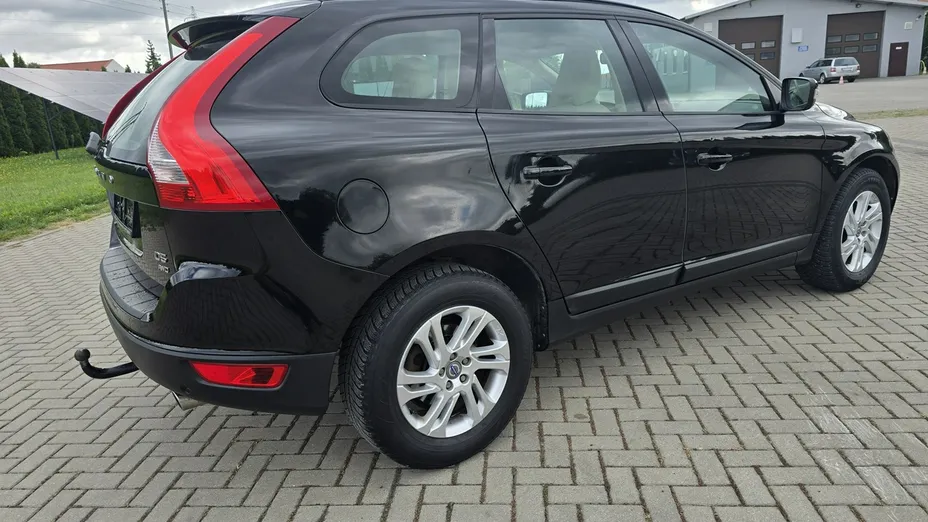 VOLVO XC60 -