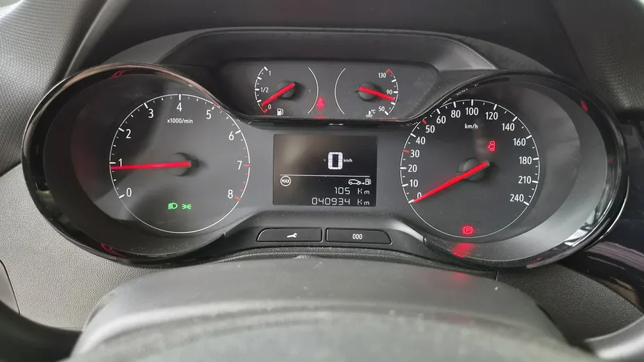 OPEL Crossland X -