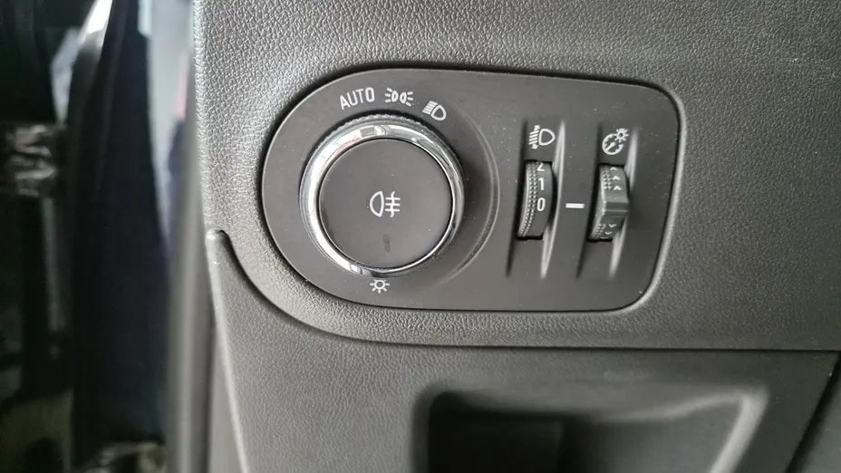 OPEL Crossland X -