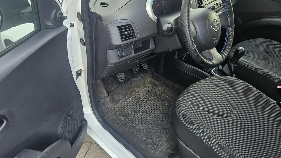 NISSAN Micra -