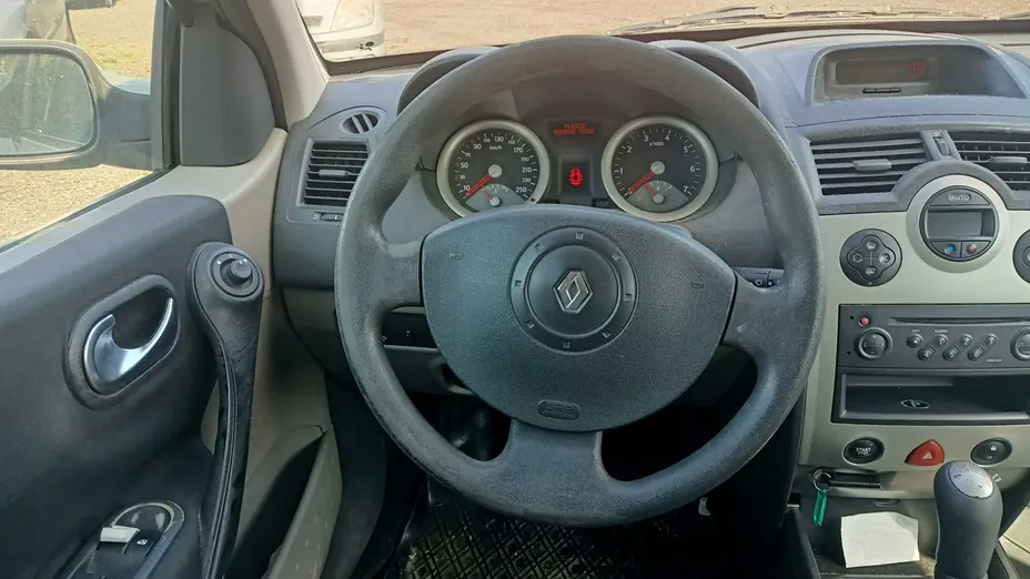 RENAULT Megane -