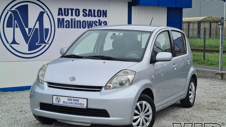 DAIHATSU Sirion -