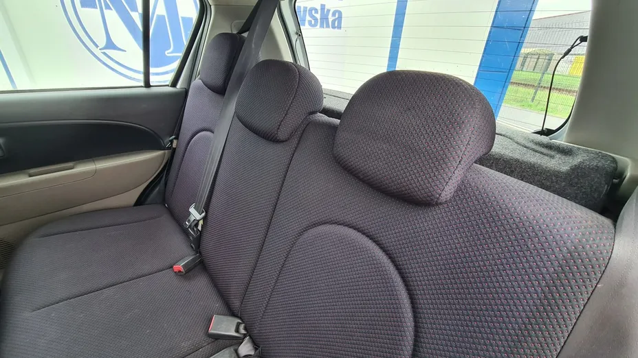 DAIHATSU Sirion -