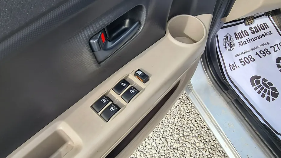 DAIHATSU Sirion -