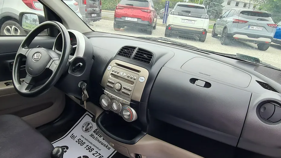 DAIHATSU Sirion -