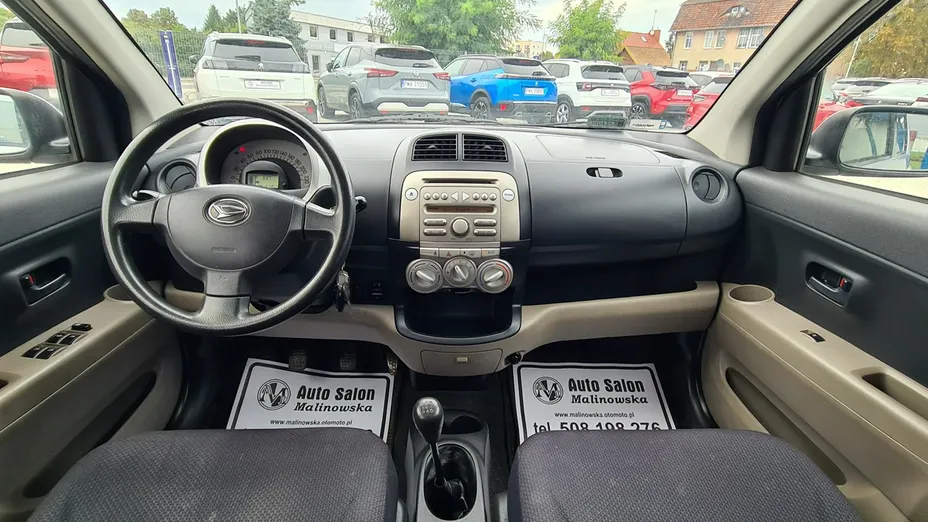 DAIHATSU Sirion -