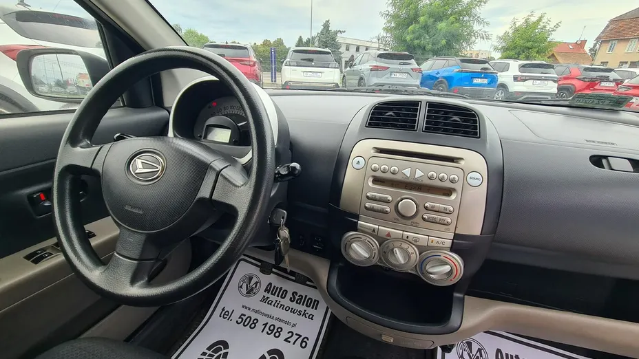 DAIHATSU Sirion -