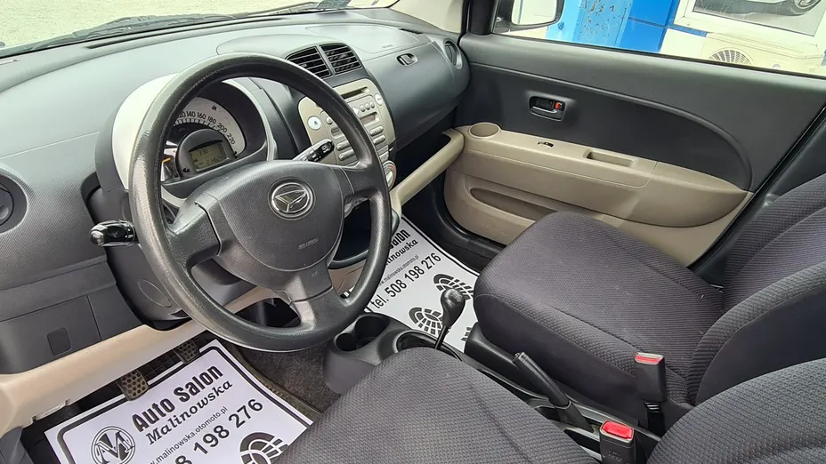 DAIHATSU Sirion -