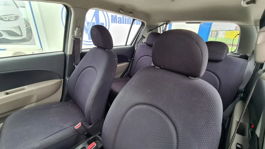 DAIHATSU Sirion -