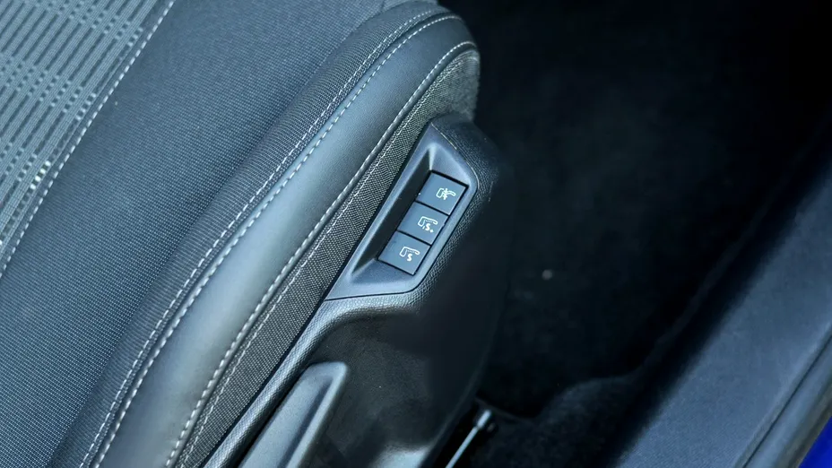 PEUGEOT 308 -