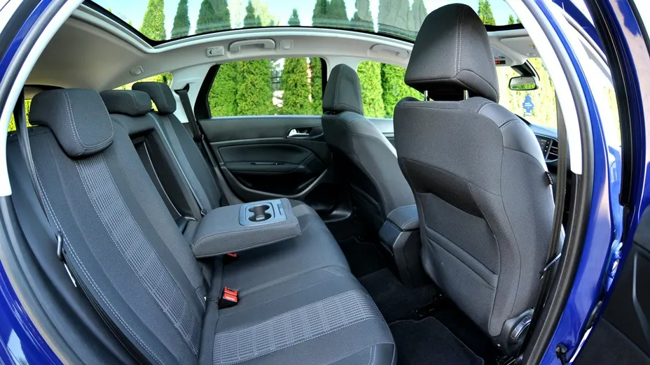 PEUGEOT 308 -