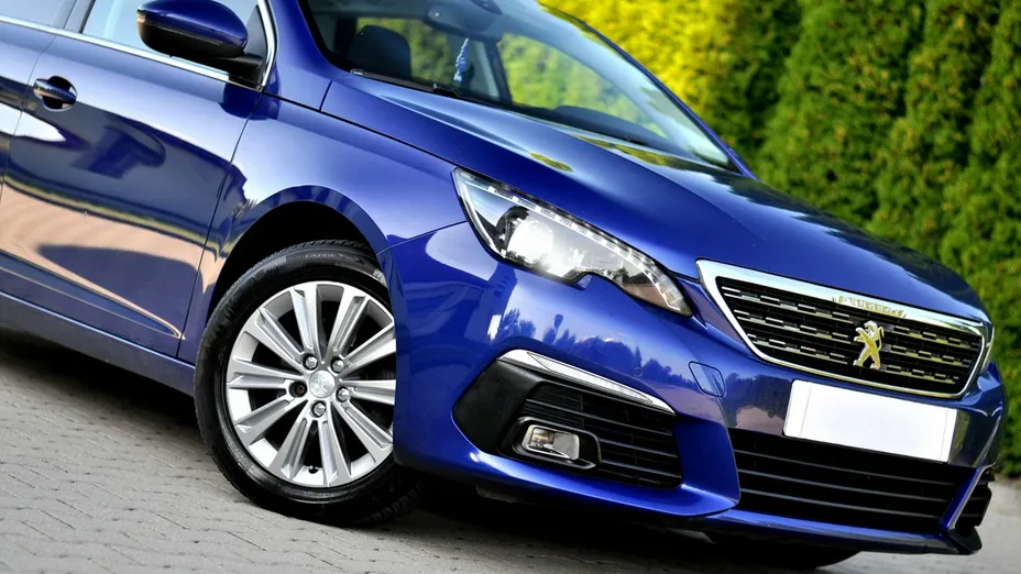 PEUGEOT 308 -