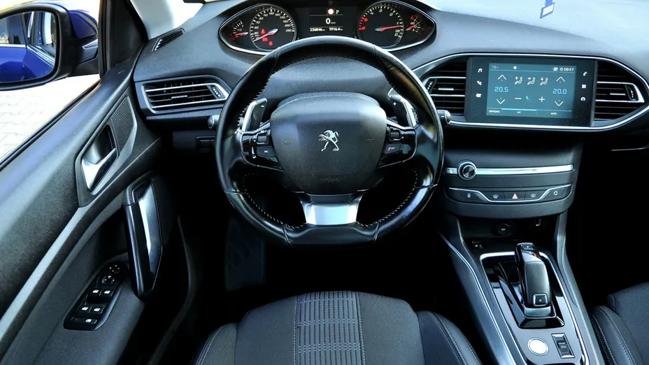 PEUGEOT 308 -